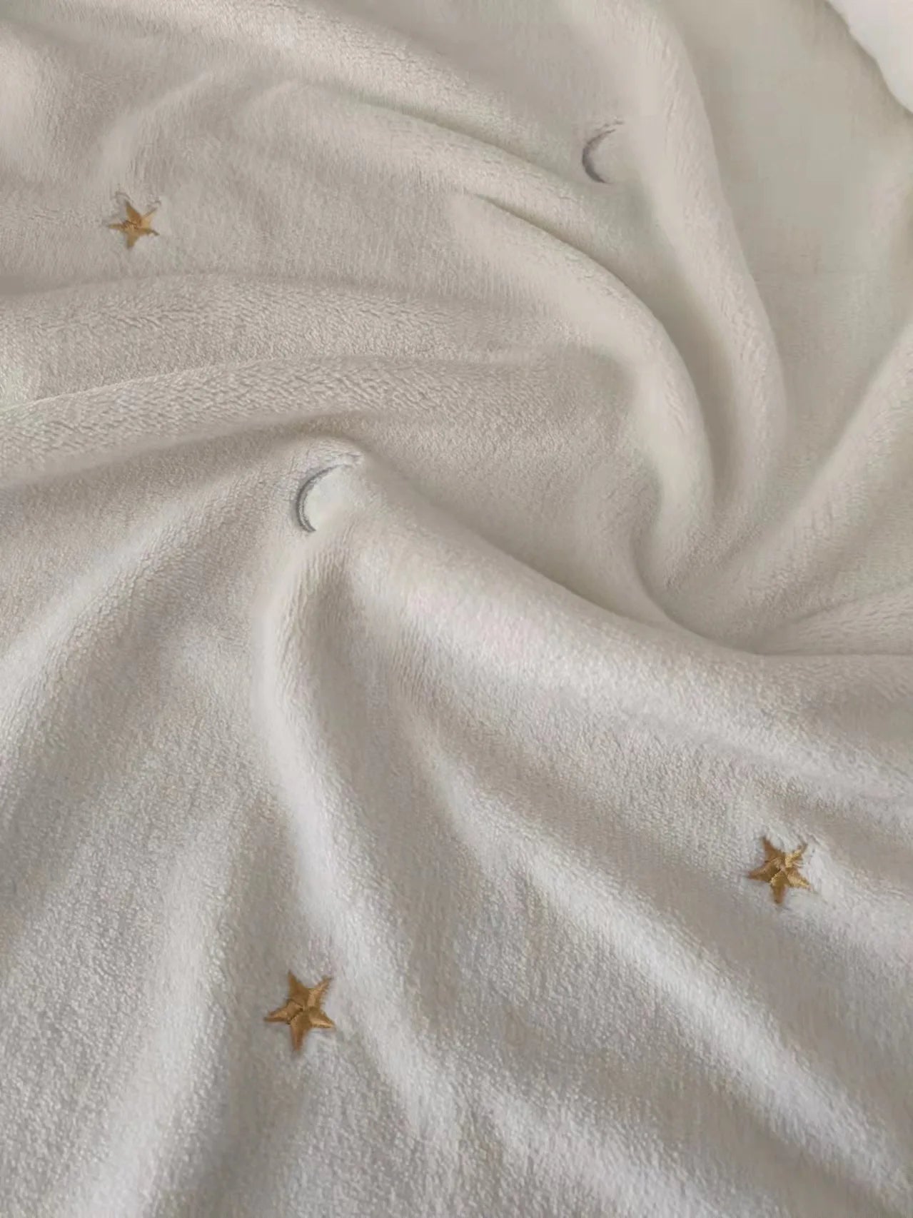 Soft Flannel Baby Blanket – Warm Coral Fleece Swaddle & Stroller Cover